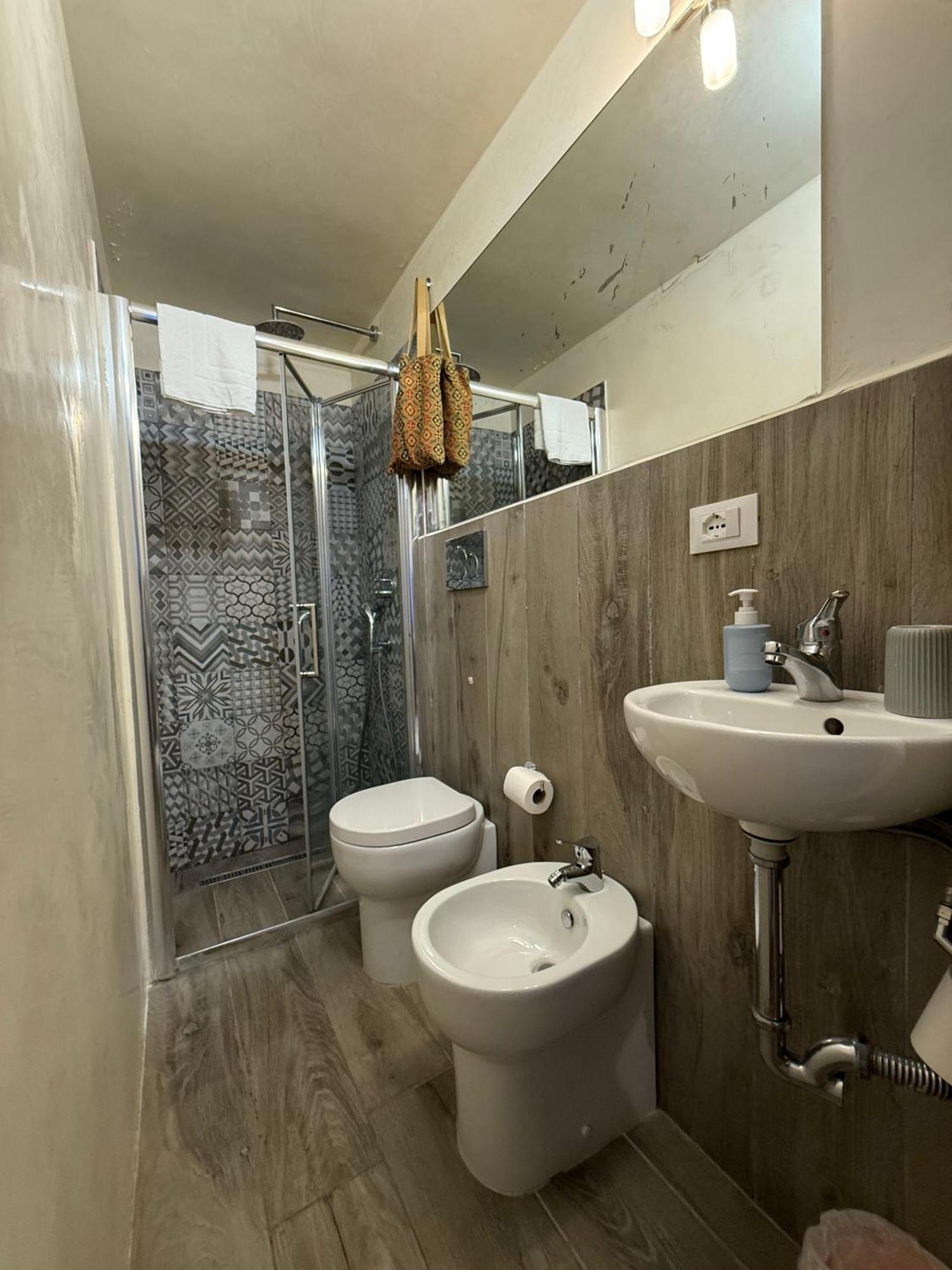 Nel Bel Mezzo Di Pisa Apartment Bagian luar foto